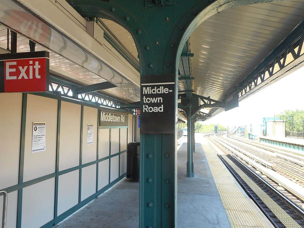 NYC Middletown Rd Subway Station